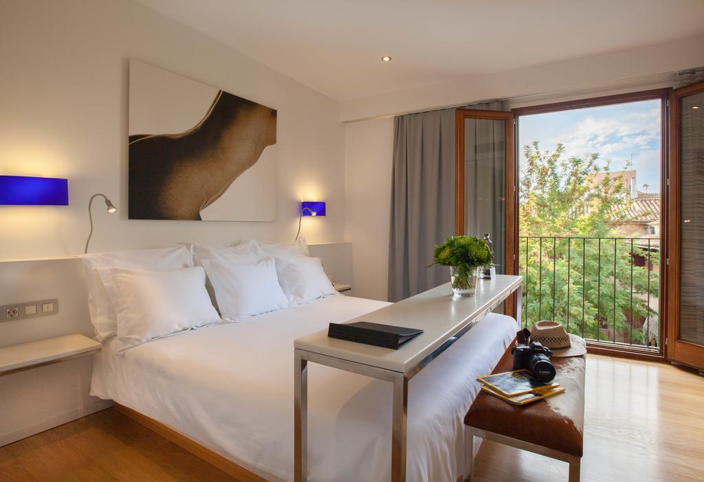 Petit Palace Tres 4* Palma